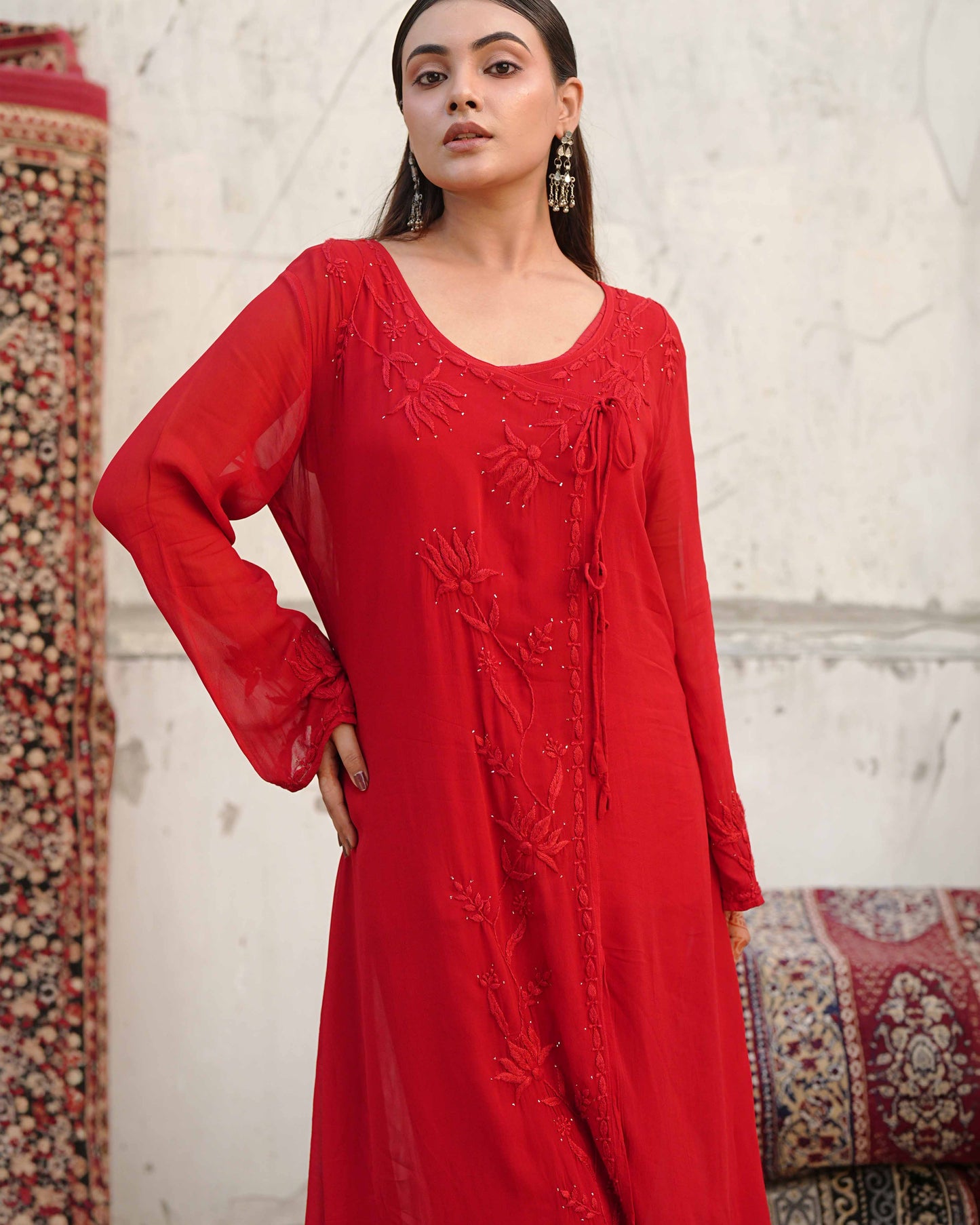 Refined red kurta set with delicate Lucknowi chikankari by Art of Awadh.
A chic and professional look perfect for both office wear and everyday comfort.