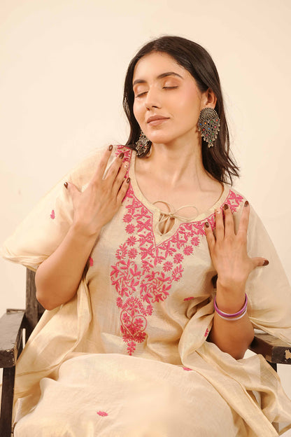 A classic tissue co-ord set featuring timeless Lucknowi chikankari embroidery.
A testament to the enduring beauty and skilled craftsmanship found in the Art of Awadh.
