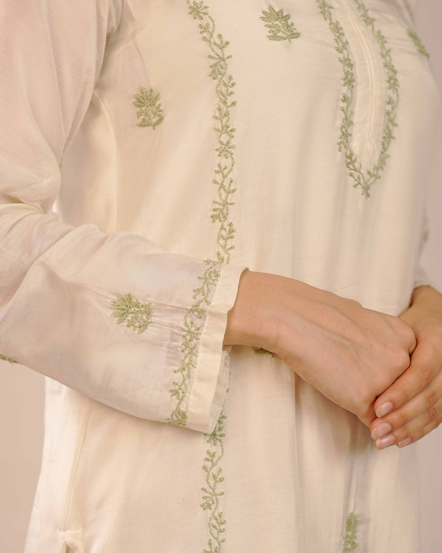 Timeless ivory co-ord set adorned with intricate Lucknowi chikankari artistry.
Elevate your everyday academic or office look with this polished piece from the Art of Awadh.
