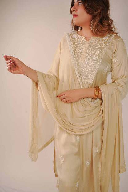 Minimalist pure modal satin set featuring elegant Lucknowi chikankari detailing.
Authentic Art of Awadh apparel designed for a refined and sophisticated presence at festivals and get-togethers.
