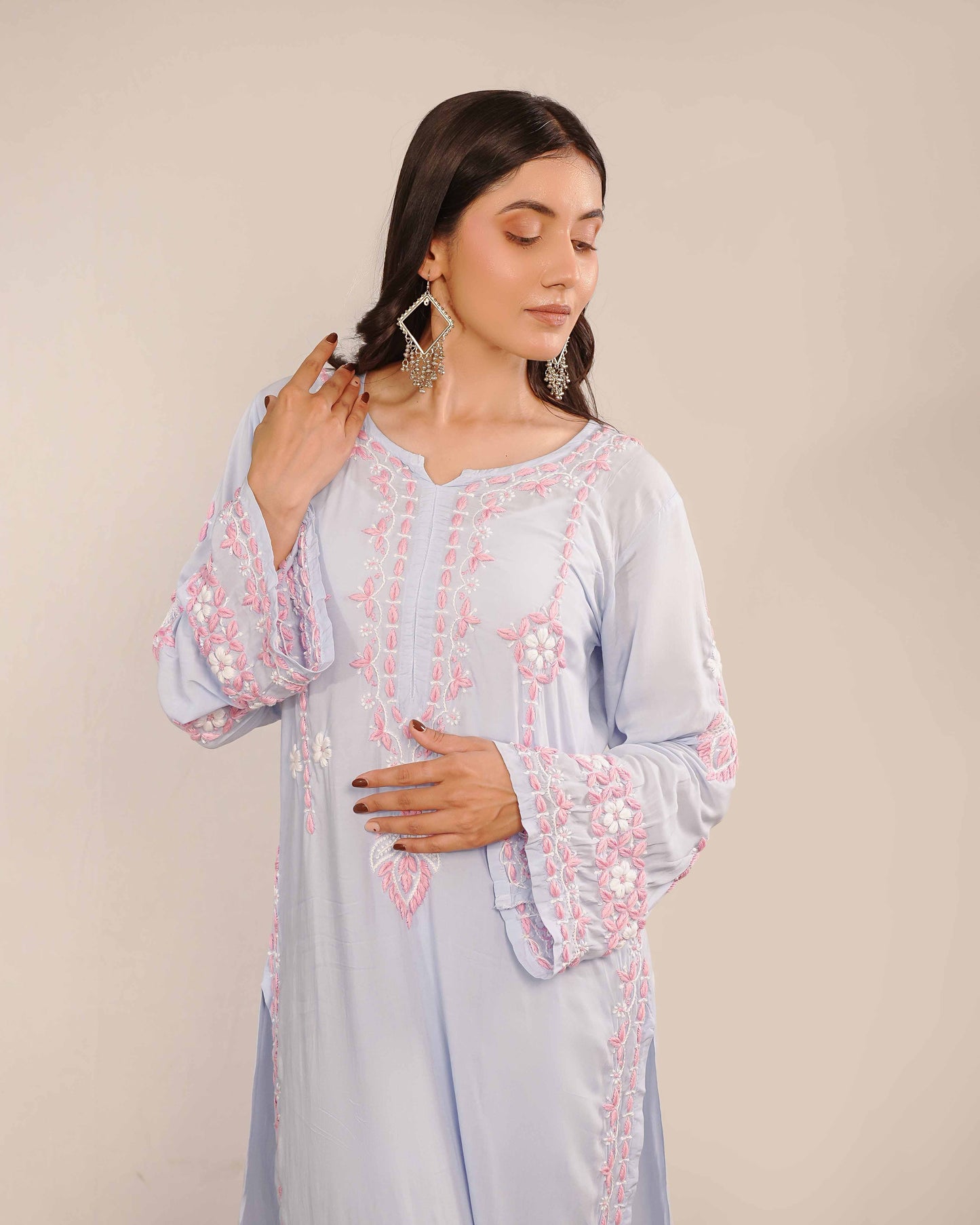 Heritage-inspired modal blue co-ord set with authentic Lucknowi chikankari motifs.
A classic Art of Awadh staple perfect for both the office and relaxing dayout plans.
