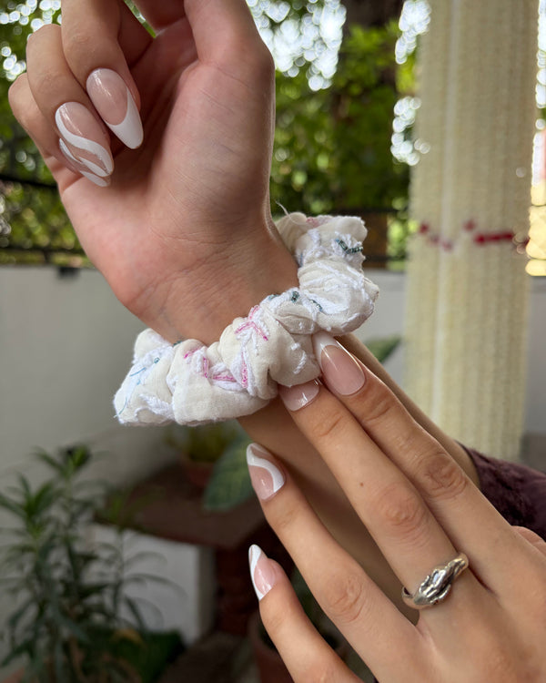 Noor Scrunchie